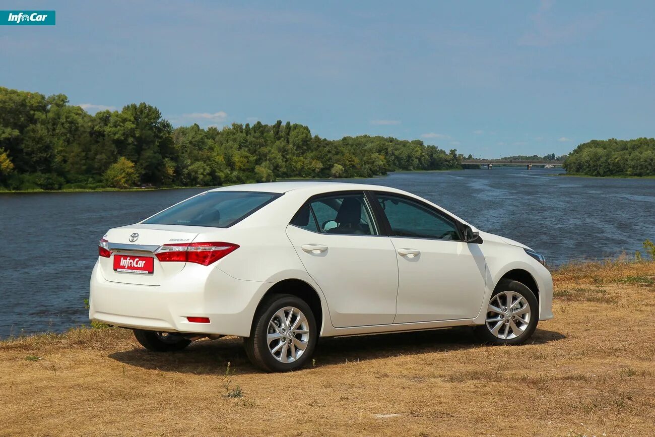 Купить тойоту королла москва московская область. Toyota Corolla 200. Тойота Королла 4. Тойота Королла 4 на 4. Тойота Королла 2008 хэтчбек.