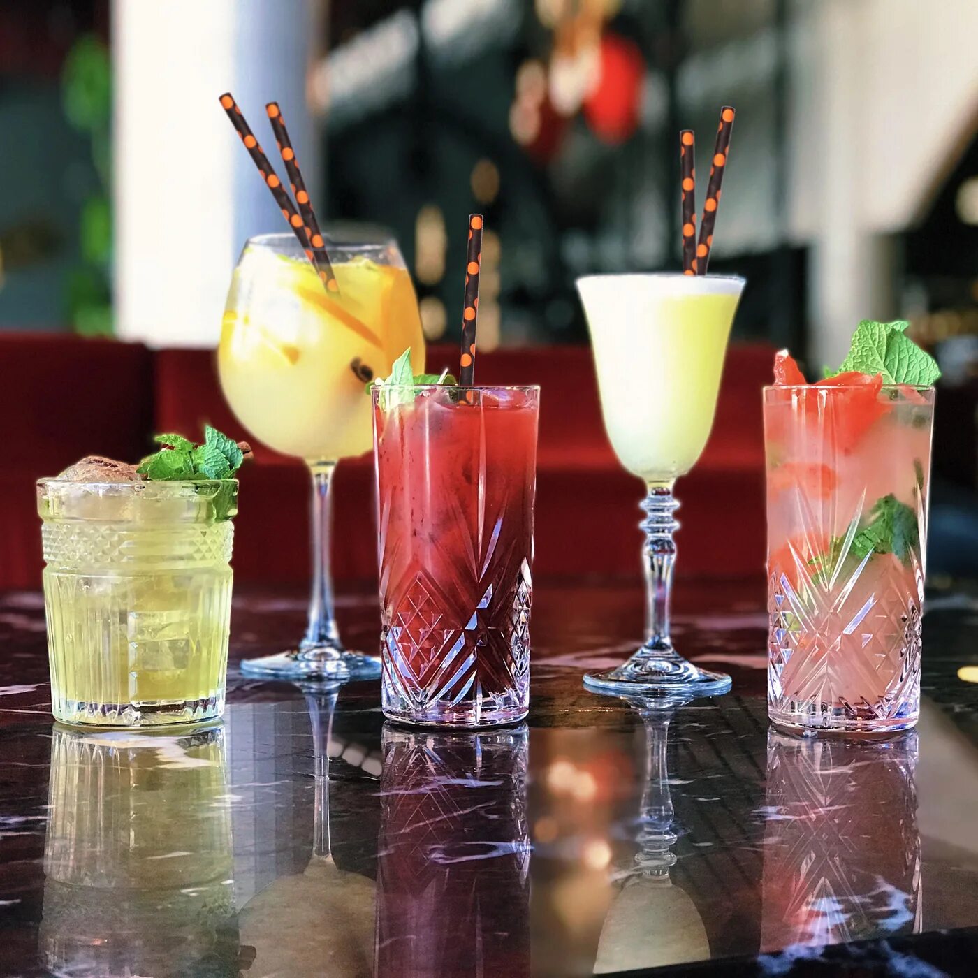 Коктейль бар. Оформление напитков. Украшение лимонадов. Яркие коктейли. Оформление напитков.