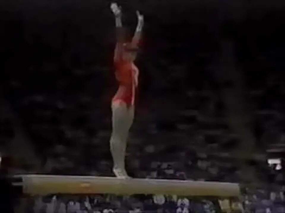 Natalia Yurchenko tout autour pour le champion du monde de gymnastique artistiqu