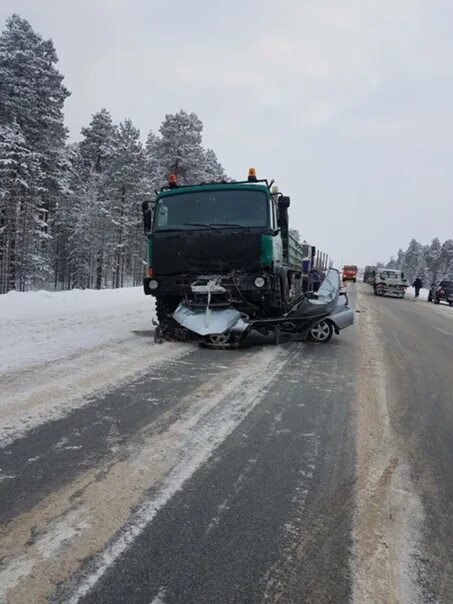 Авария сегодня сургут когалым. ДТП трасса Сургут Когалым. Трасса Сургут Когалым авария.