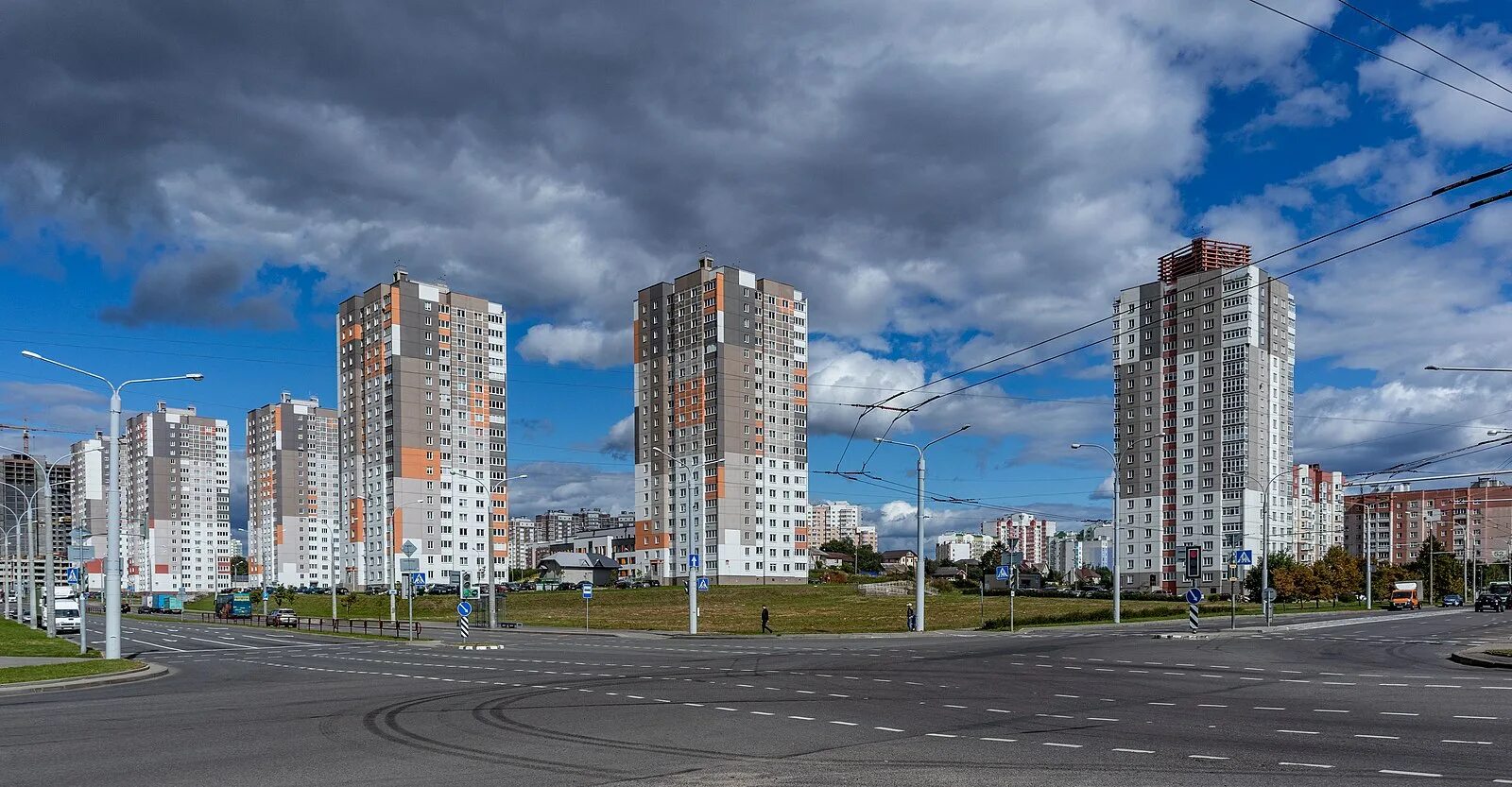 Красный Бор Минск. Минск улицы. Минск спальные районы. Минск улица Молодежная.