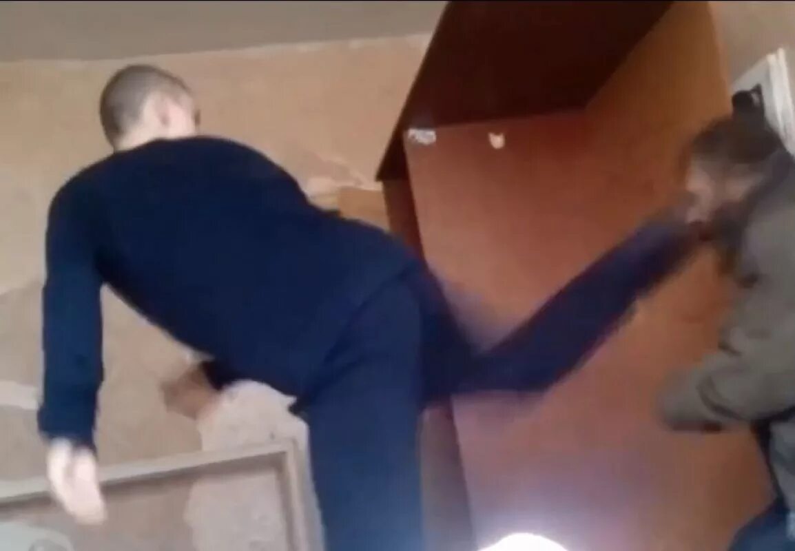 Издеваться форум