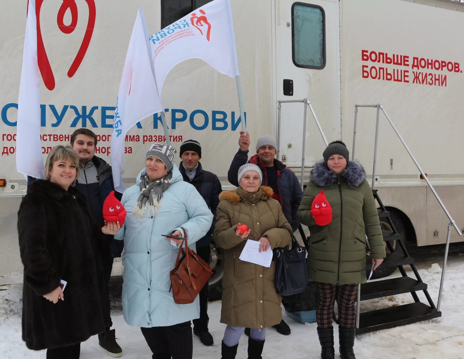 Никифоровская црб врачи. Никифоровская поликлиника Тамбов. Мобильный комплекс заготовки крови. Мобильный пункт сдачи крови. Терапевт Никифоровский ЦРБ.