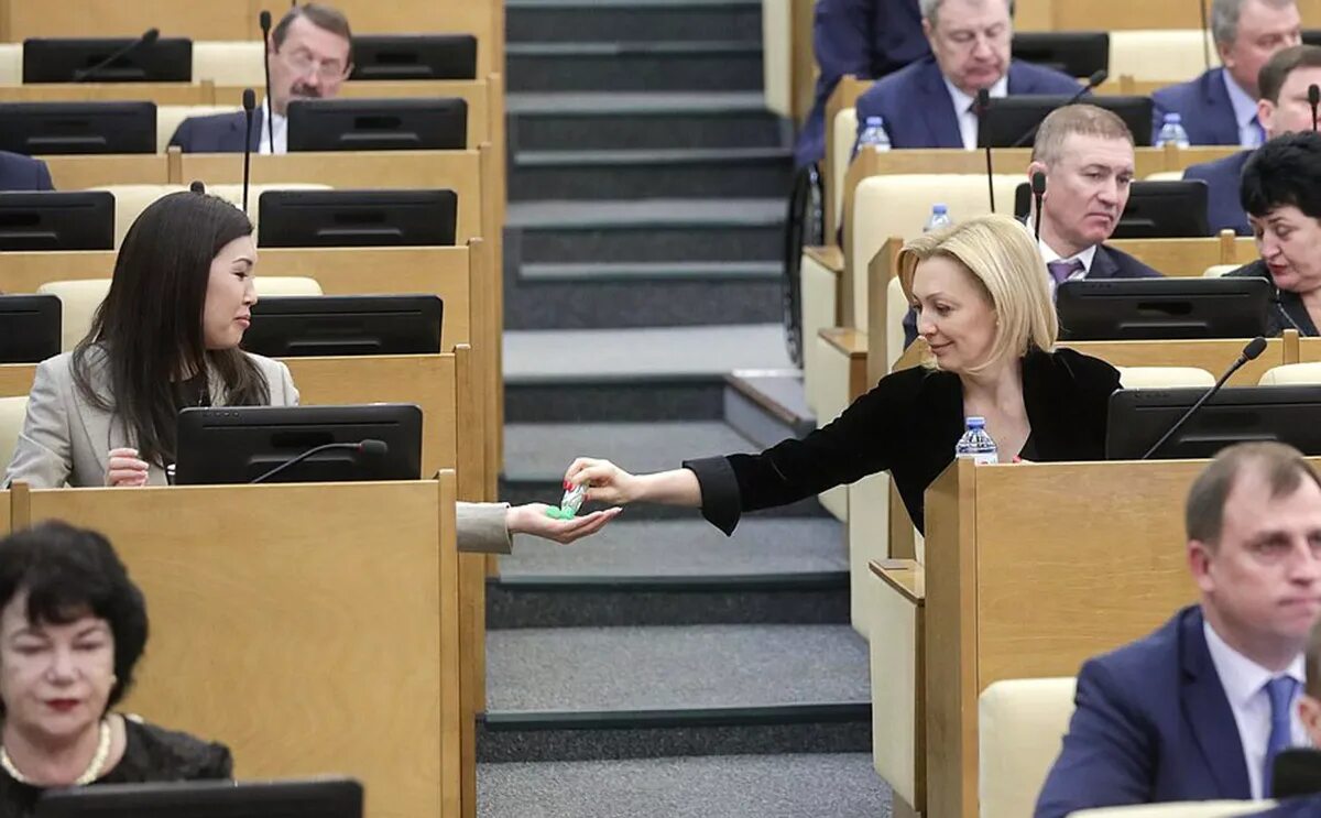 Депутатом госдумы является. Депутаты госдумы рф. депутат государственной думы фс рф:. депутаты в думе. заседание депутатов.