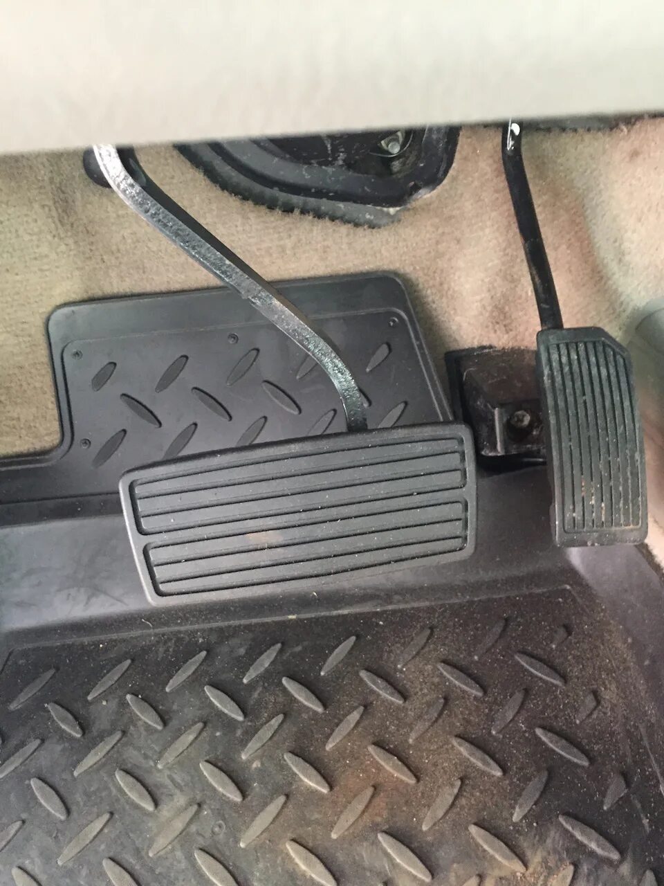 Датчик педали ниссан альмера классик. Педали nissan patrol y61. накладки на педали ниссан альмера н16. штекер педали газа на ниссан патрол 2011.