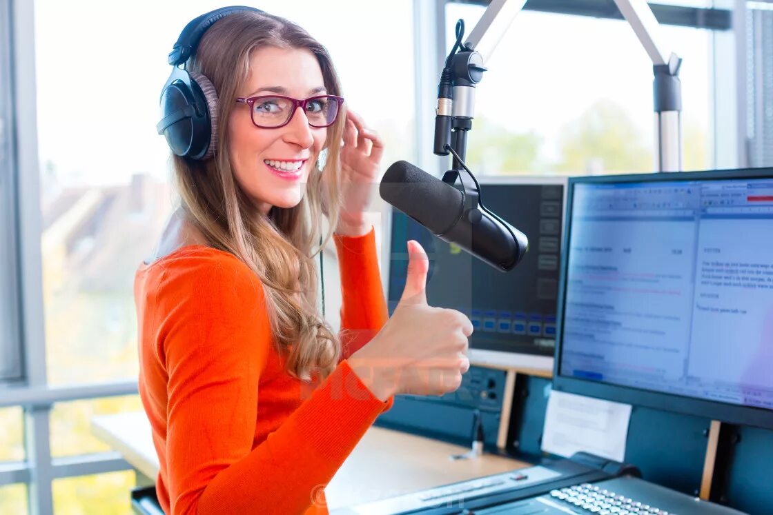 Radio host. Радио стоковое фото. радиоведущий фото стоковое. стоковые картинки радио. radio presenter.