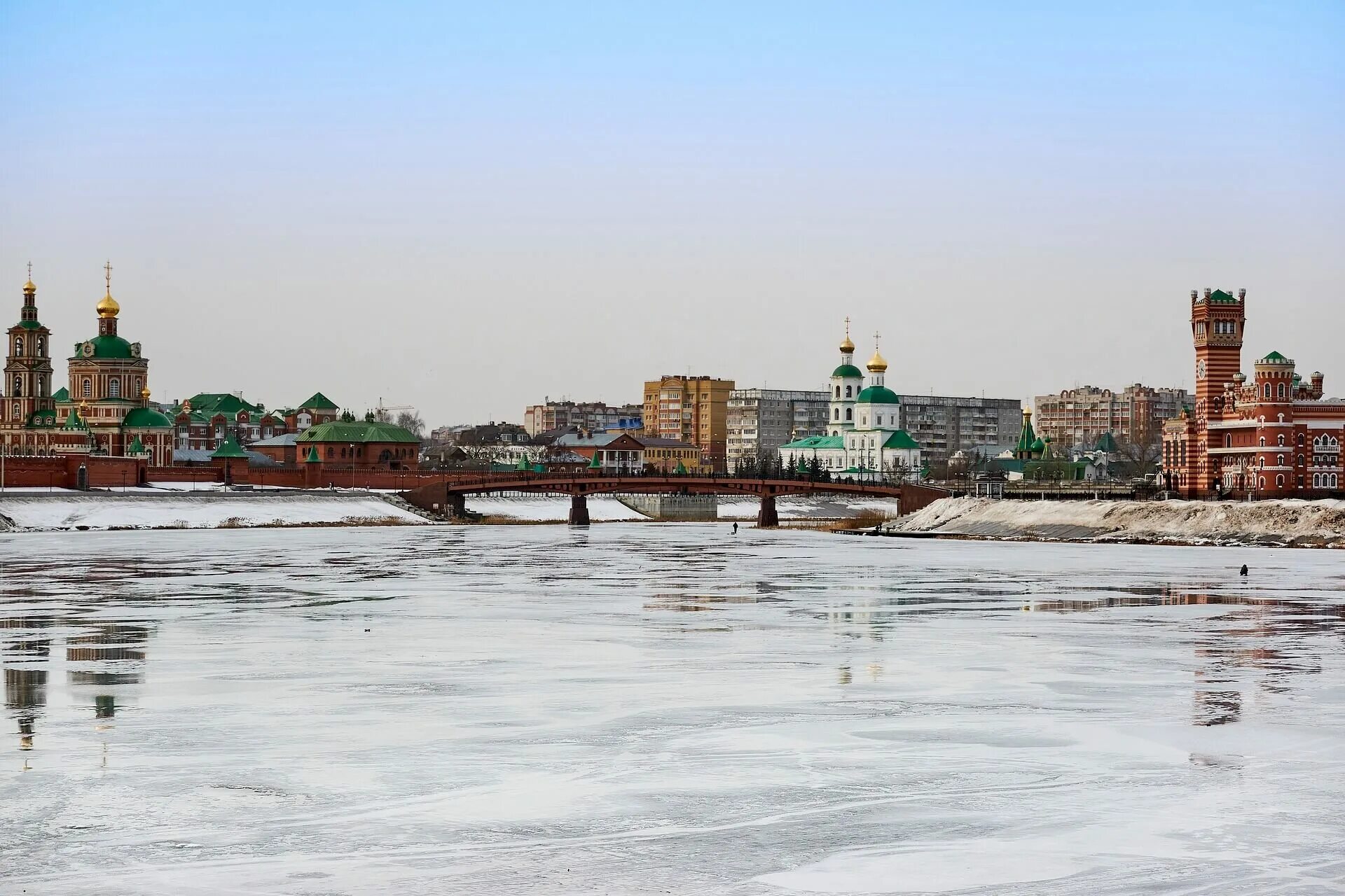 Феномен йошкар-ола. Новогодняя йошкар ола. Йошкар-ола набережная брюгге. Лед 3 йошкар ола. Йошкар ола набережная брюгге зима.
