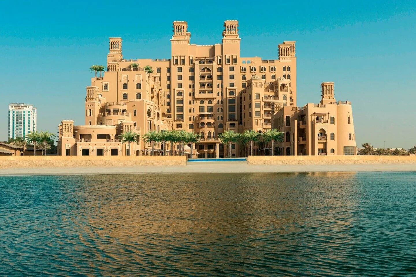 Отель Шератон Шарджа Бич Резорт. Отель Sheraton Sharjah Beach Resort Spa 5. Шератон ОАЭ Шарджа. Шарджа Шератон 5. Шератон спа шарджа