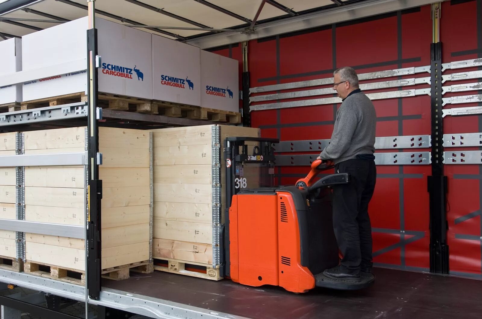 грузы стали меньше. паллетный складской контейнер. контейнер это в логистике. транспортировщик паллет pt20n. тарно штучные грузы.