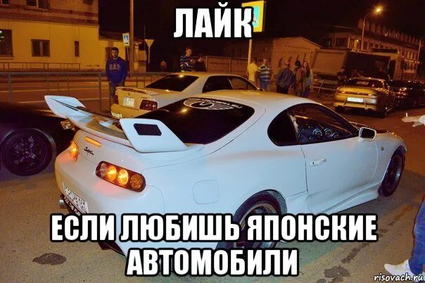Котенок в игрушечной машине. Зачем мне машина я сам машина. Приколы про автомобили. Ну я машина. Качок мем.