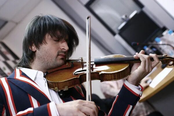 первая скрипка пенза. самая первая скрипка. эдвин мартон и скрипка страдивари. ольга волкова скрипка михайловский. свердловская филармония.