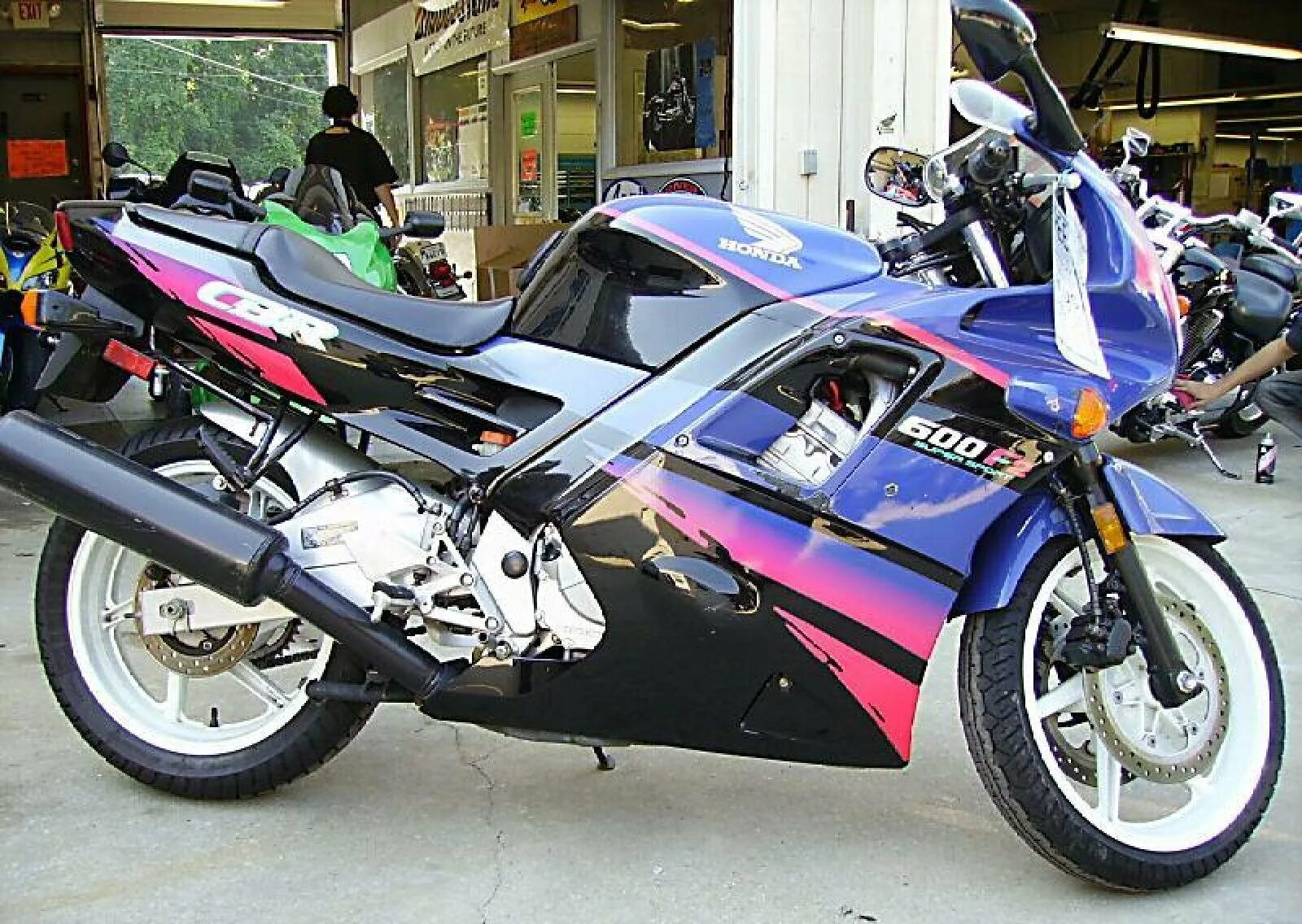 Honda CBR 600 f2. Honda CBR f2. Хонда СБР 600 ф2. Honda CBR 600 f2 фиолетовый.