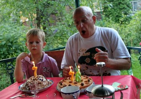 Деду 56 лет внуку 14