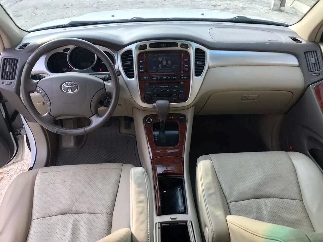 Тойота хайлендер 1 поколения. Тойота хайлендер 2006. Toyota Highlander 2006 салон. Тойота хайлендер 2006 года.