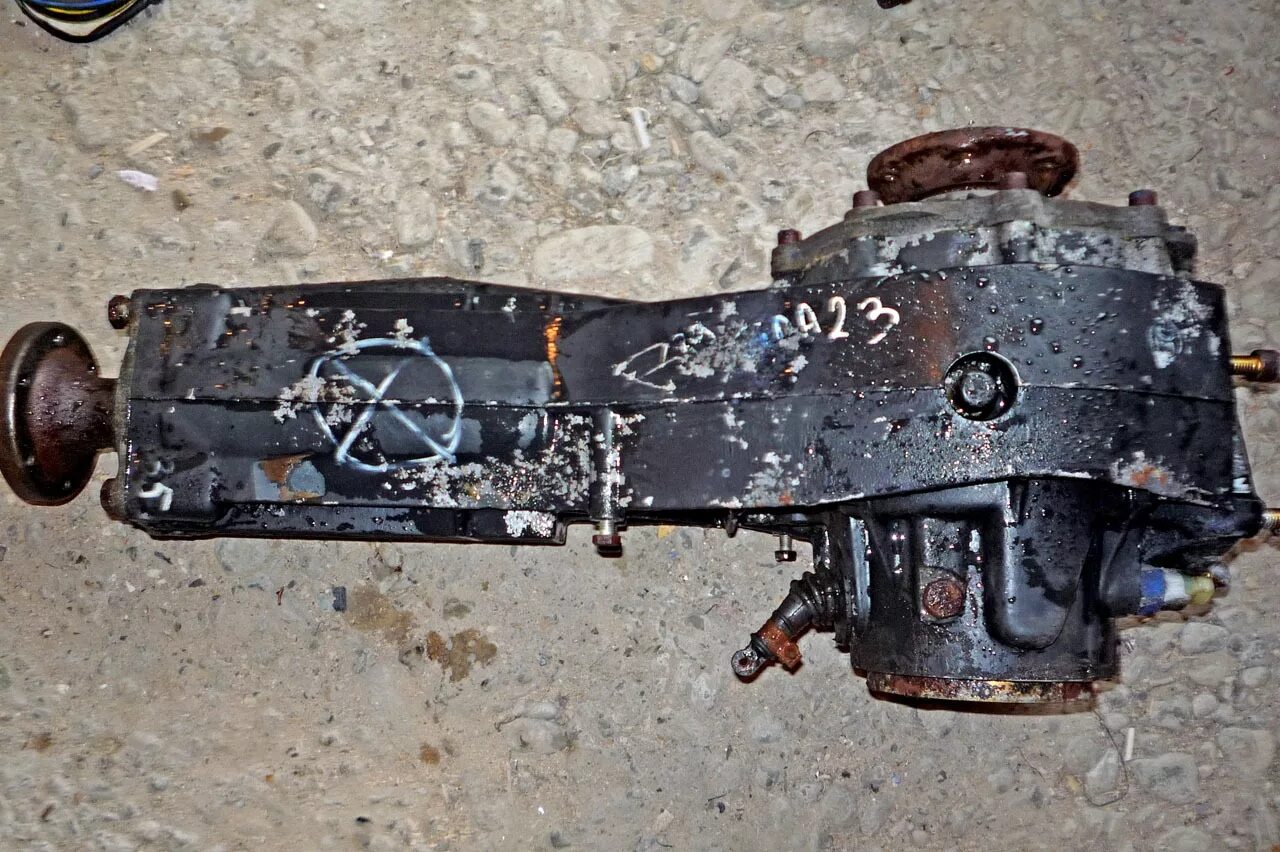 Ауди 80 задний редуктор. Редуктор audi 80 2. Задний редуктор ауди 100 с4 кватро. Ауди 80 задний редуктор. Редуктор задний ауди 100 с4.