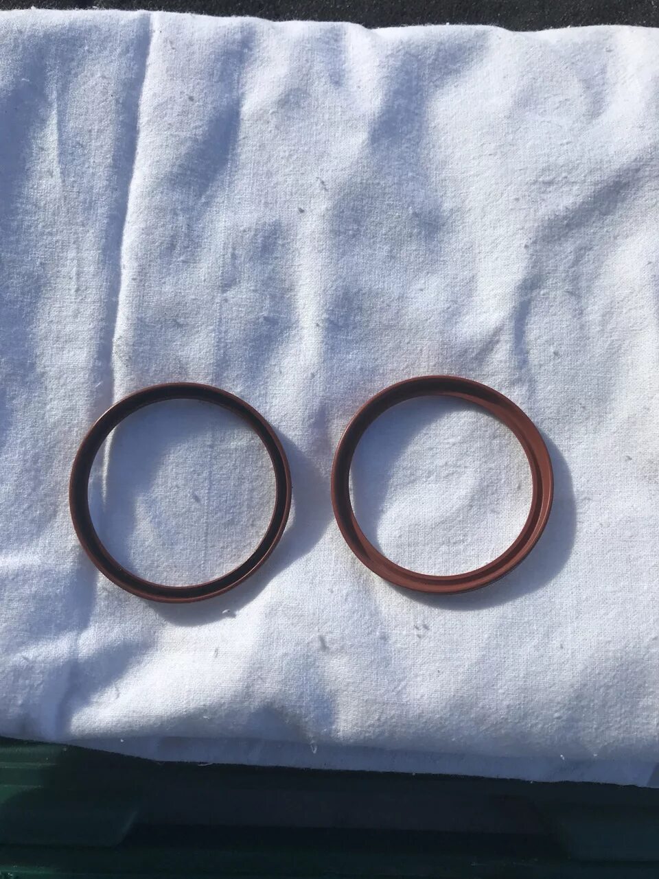 Уплотнительное кольцо печки. Уплотнительные кольца печки. Кольца печки пежо 307. Уплотнительные кольца радиатора печки пежо 307. Уплотнительные кольца радиатора отопителя fiat albea.