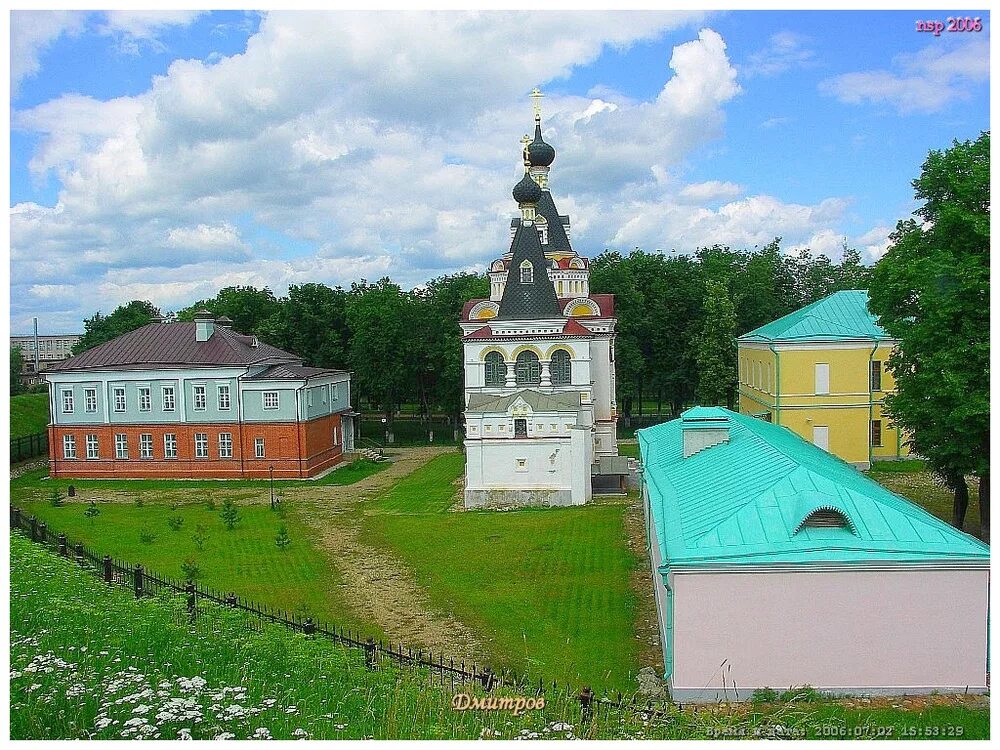 Русская община дмитров. Елизаветинская Церковь Дмитров. Город Дмитров Дмитровский район. Церковь Елисаветы праведной в Дмитрове Дмитров. Тюремная Елизаветинская Церковь Дмитров.