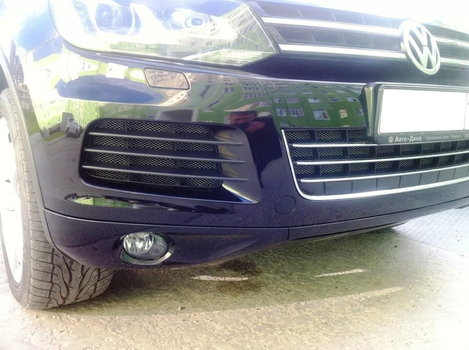 Сетка в бампер и решетку радиатора - Volkswagen Touareg (2G), 3,6 л, 2015 года т