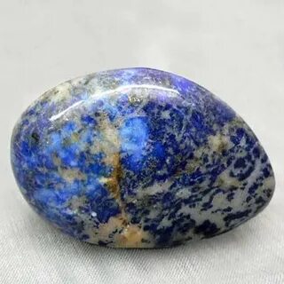 Синий камень с вкраплениями
