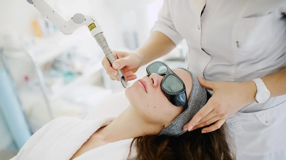 Омоложение сосудов. Лазерная фотокоагуляция сосудов. неодимовый лазер в косметологии. купероз лазеротерапия. лазеротерапии в косметологии.