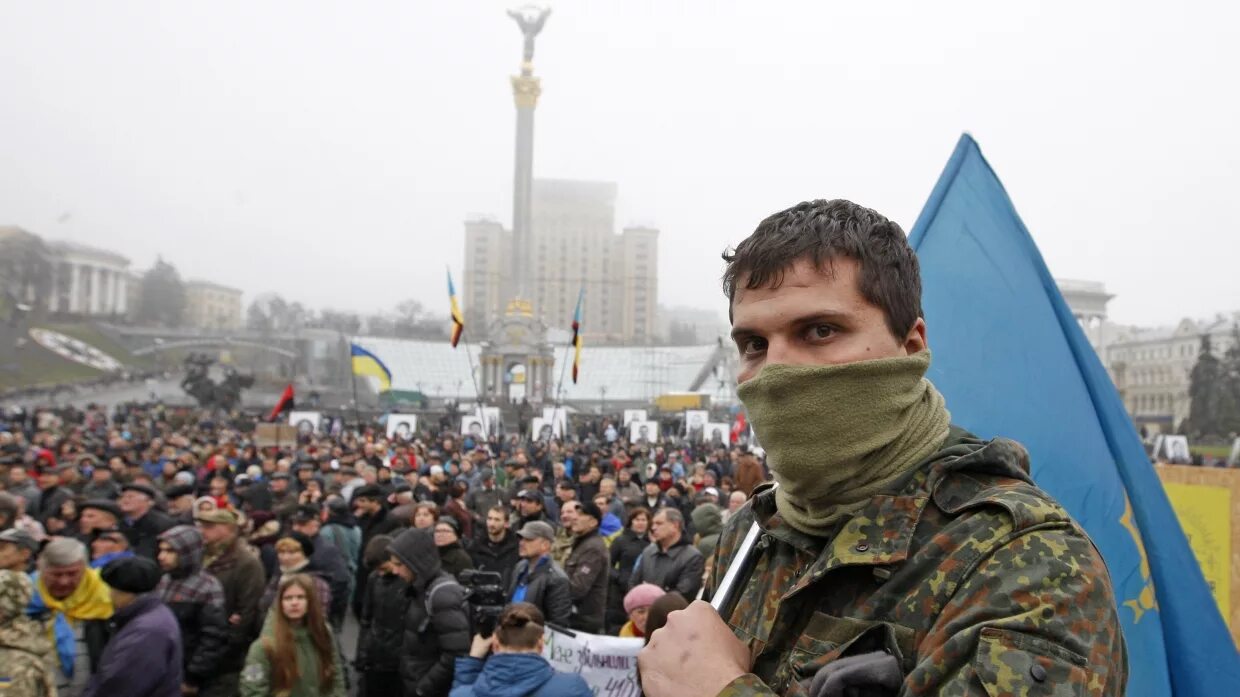 Майдан по первому. Гос переворот Украины 2014. Революция на Майдане 2014. Майдан Украина 2013.