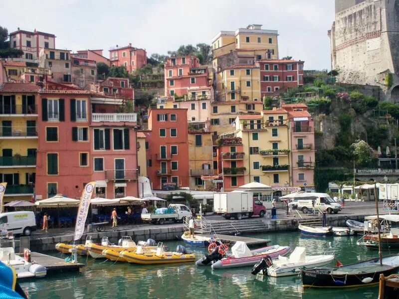 Леричи италия. Леричи италия. Lerici италия. Виареджо италия. Леричи италия фото.