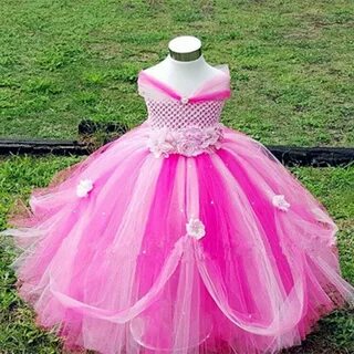 Розовое пышное платье для девочки