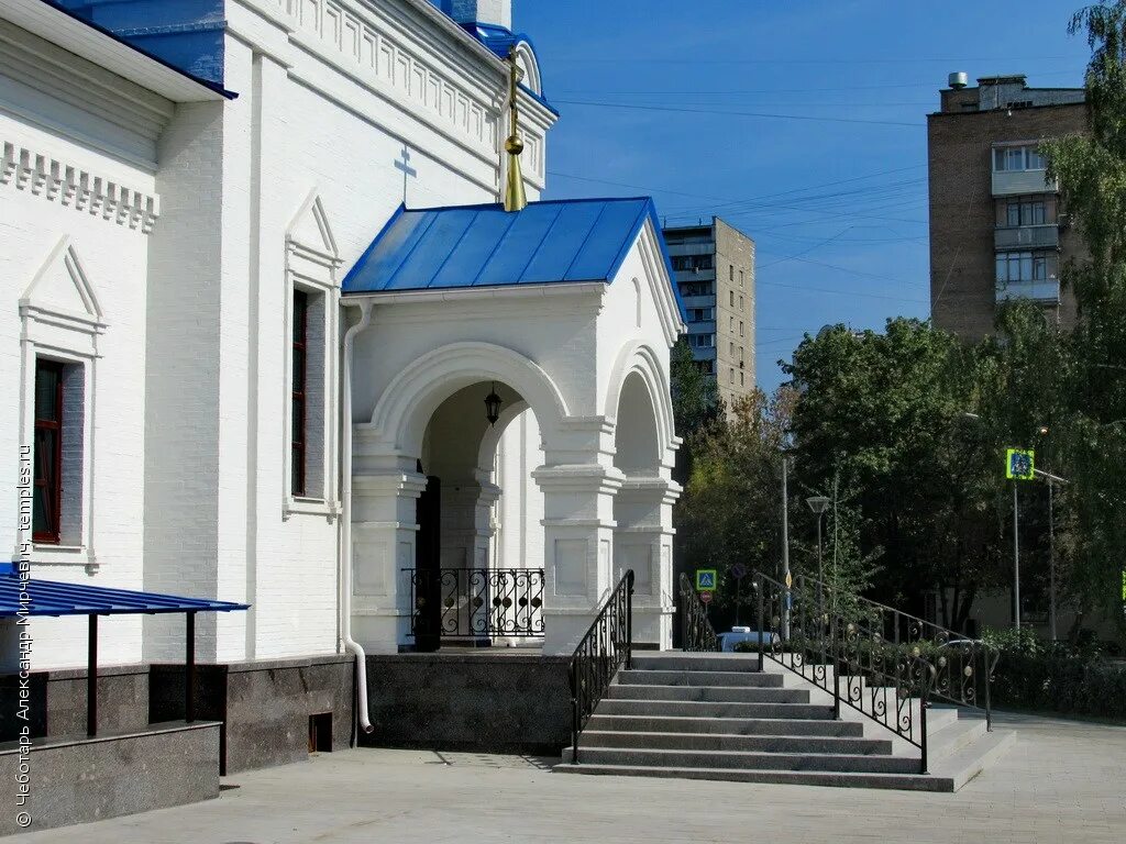 церковь часовня игоря черниговского. маленький храм. паперть православного храма. паперть церковь дмитрия солунского. храм святого архангела гавриила в белгороде.