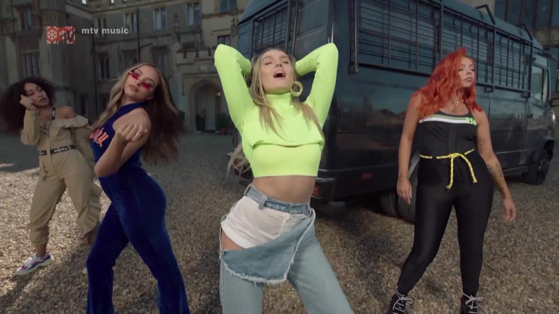 Песня woman s. Little Mix Nicki Minaj. Вумен лайк ми. Woman like me little Mix Nicki Minaj. Little Mix no Official Video.