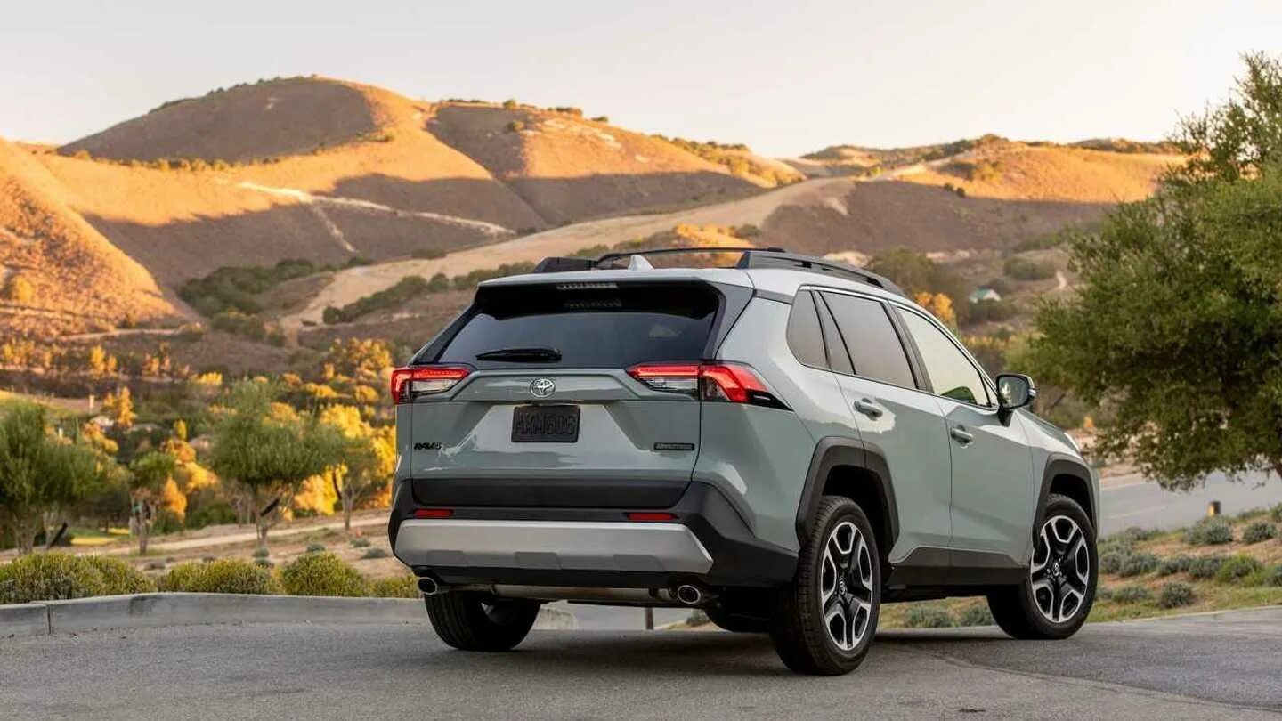 Новый рав 4 цена. Toyota rav4 2020. Новый Toyota rav4 2019. Тойота рав 4 2020. Тойота рав 4 2019.