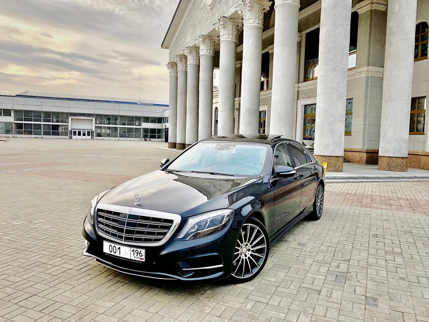 Mercedes s class Limousine. Мерседес Бенц представительского класса. Mercedes s class Limousine c. Мерседес премиум представительского класса.