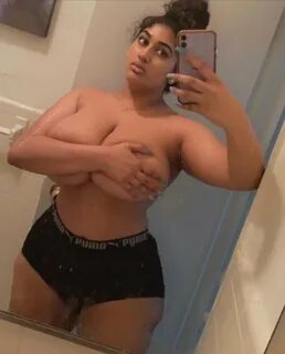 SexyArabicGirlz's tweet photo. large breasted arab beauty 😍 with smal...