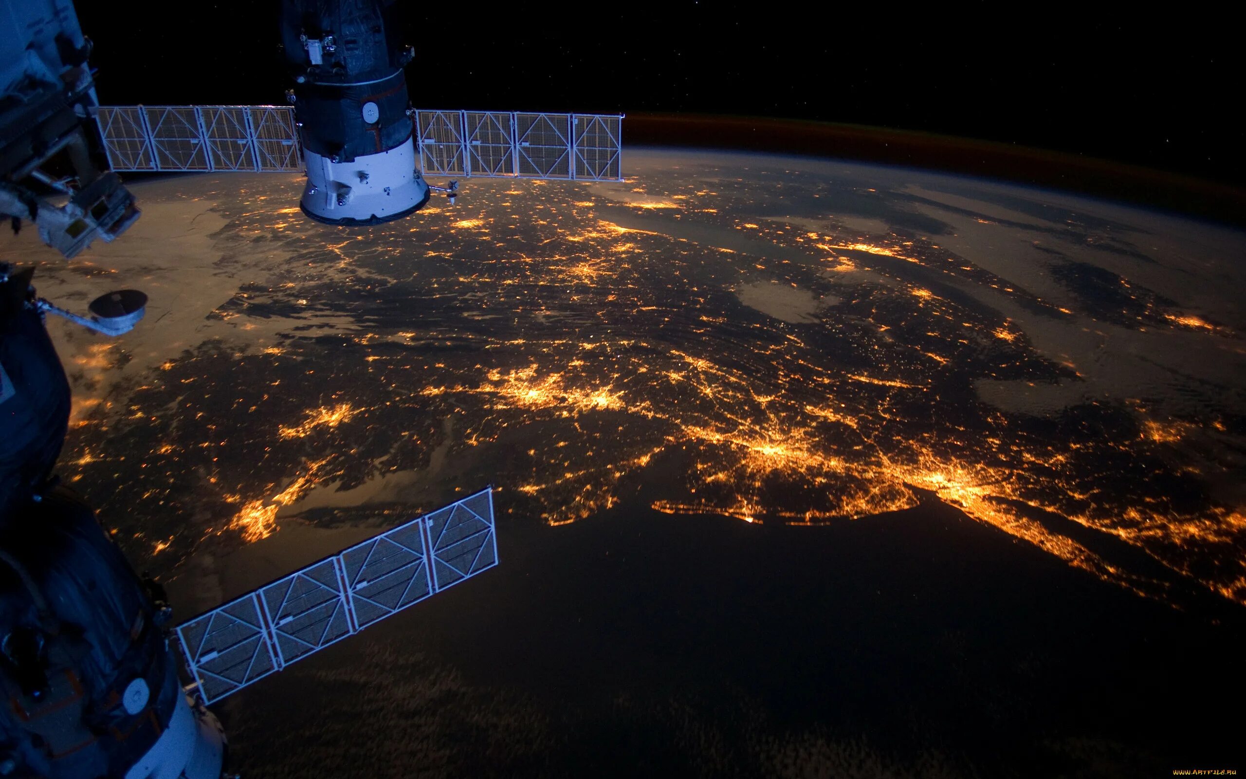 Космические фотографии. ISS 4k. Снимки с международной космической станции земли. Земля из космоса МКС. Нью Йорк с космоса МКС.