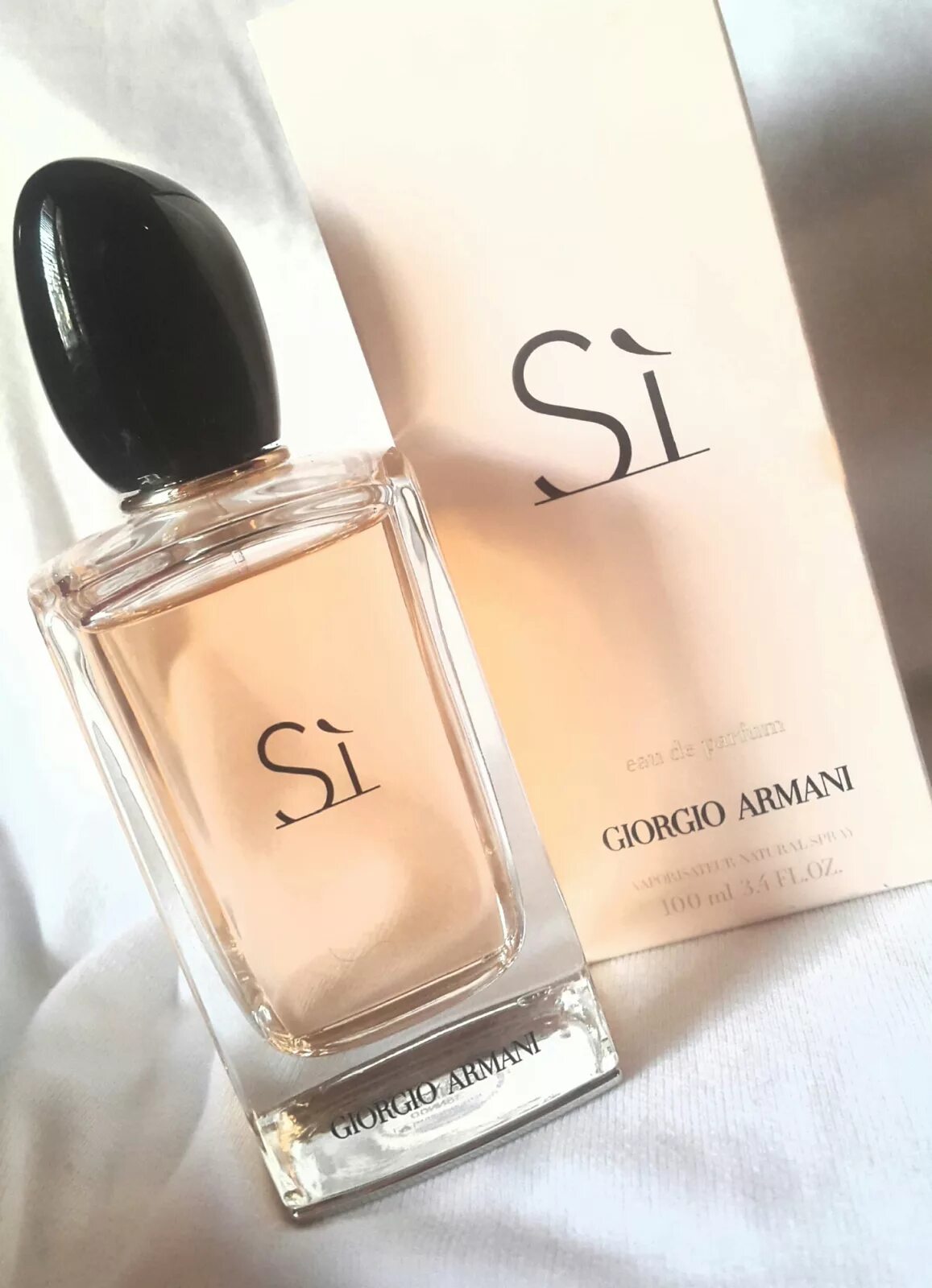 Armani si. Si g.Armani / Giorgio Armani 431 Рени. Giorgio Armani si миниатюра 4 аромата. Джордж Армани си черные. Сильвана духи Armani si.