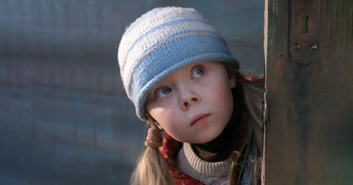 Ева смирнова 2022. Несчастная девочка. Кука фильм про девочку. Ева смирнова сериалы. Фильм про детей из детдома.