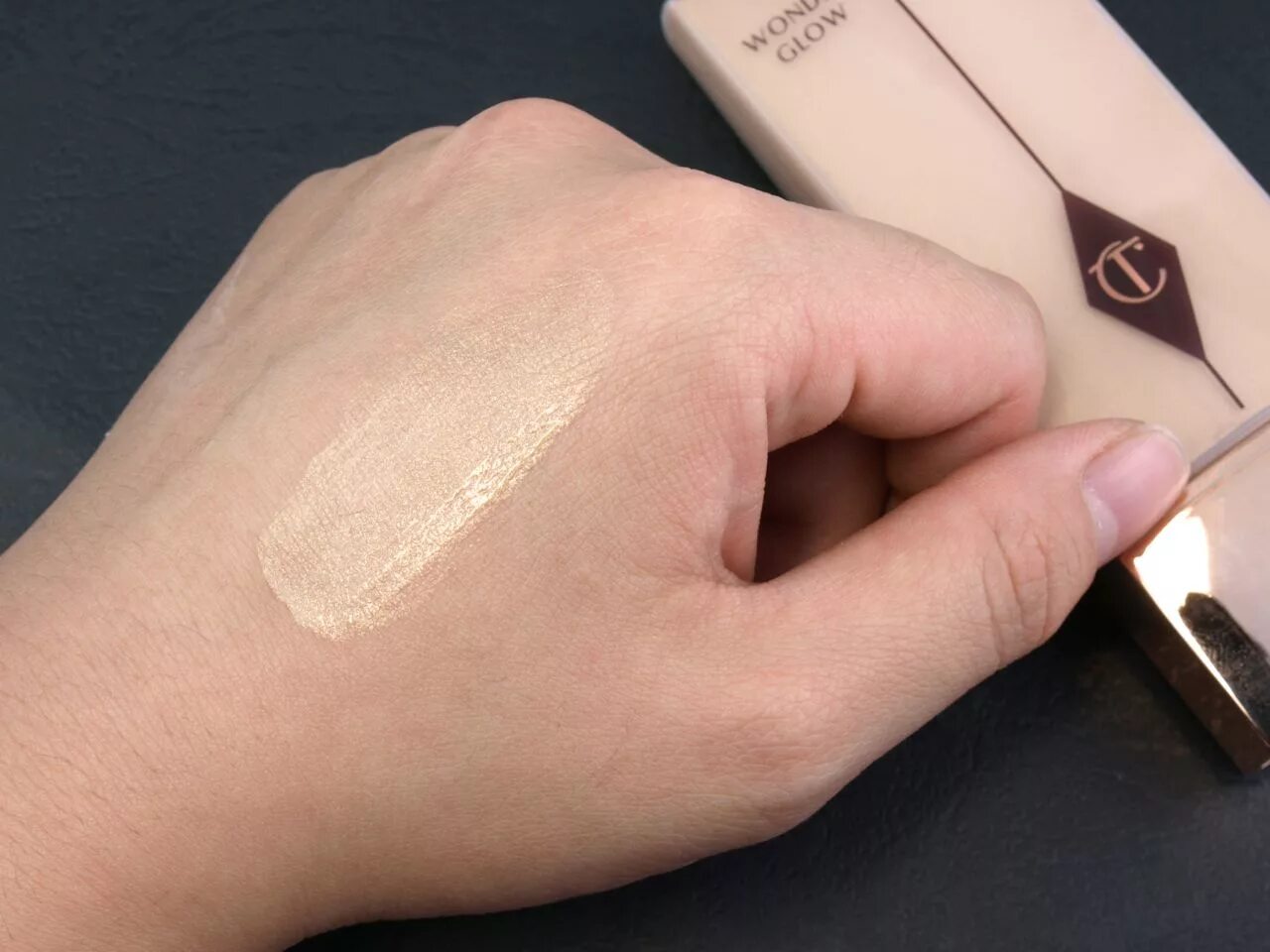 Paese wonder glow. Кремовый хайлайтер. Пудра long cover paese. Janssen cosmetics маска для лица. Topface skin glow сыворотка.