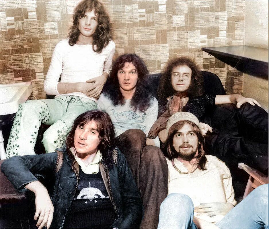 Crimson группа. Группа king crimson. группа king crimson 1969. кинг кримсон рок группа. king crimson 1971.