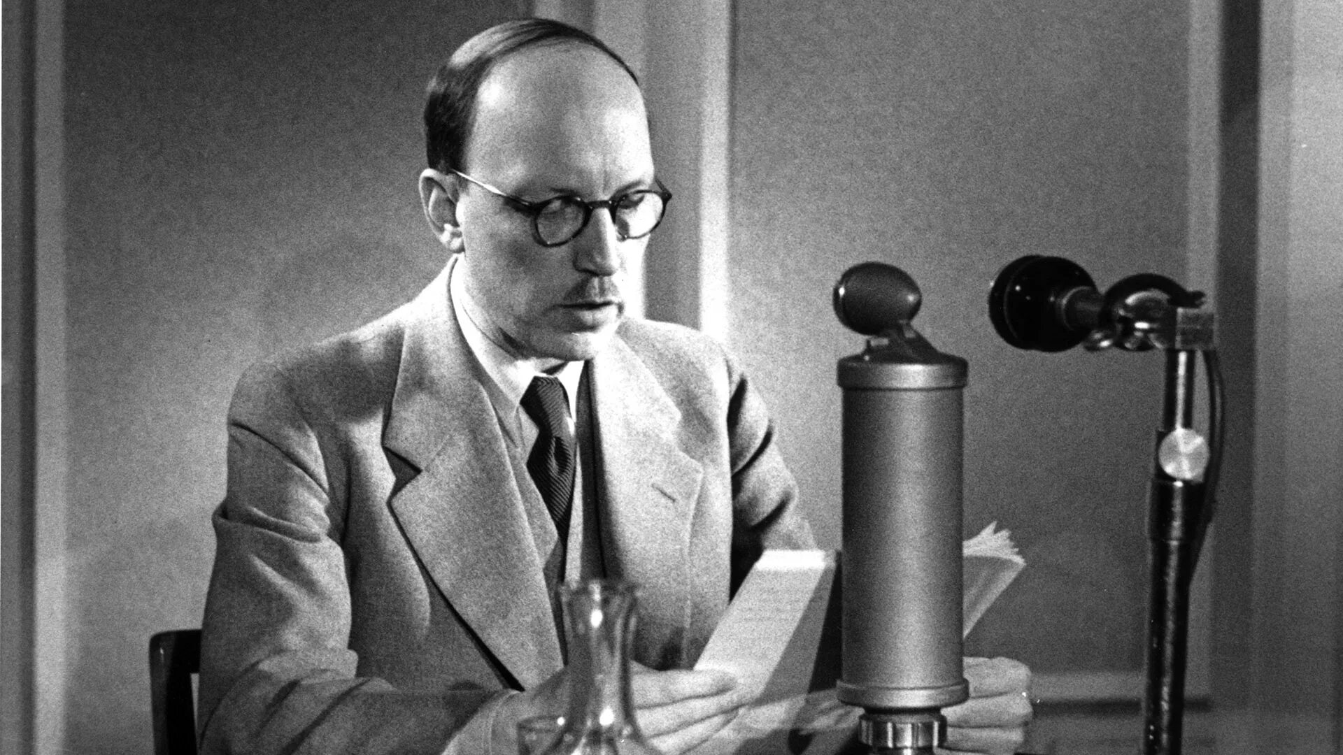 Диктор радио в великую отечественную. Ристо хейкки рюти. михаил меланед диктор. давид беккер диктор. михаил меланед диктор ленинград фото.
