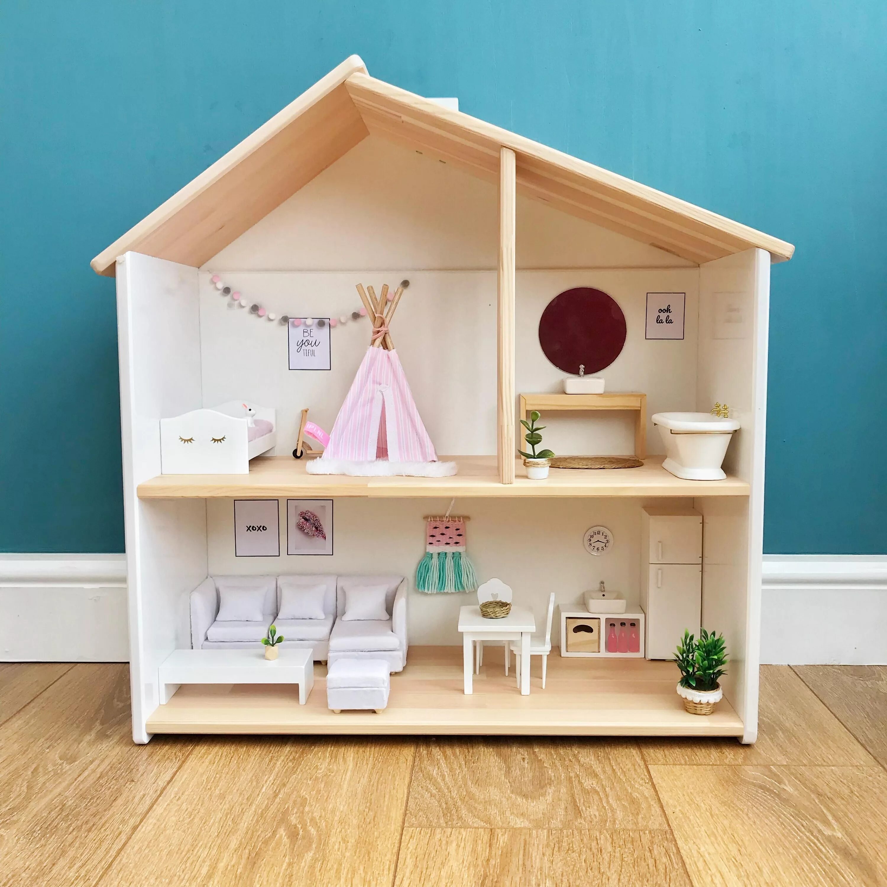 Кукольный домик pretty Dollhouse. ФЛИСАТ кукольный домик икеа. Кукольный домик деревянный икеа. Doll House домик для кукол pretty Dollhouse.