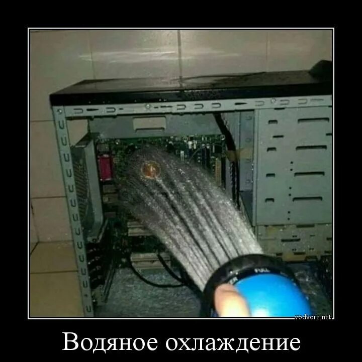 Мыть компьютер. Моем пк. Моем пк. Моем пк. Моет материнскую плату.