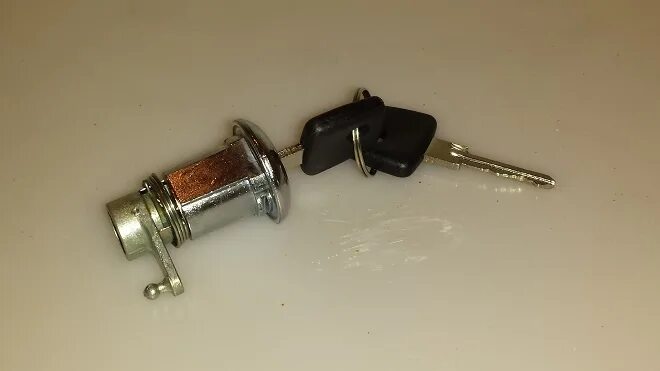 Личинка задней двери газель некст. Личинка двери газель некст левый. Замок двери ( 2 ключа+4 замка) 3302-61050 газ. A21r23-6105411. A21r23-6105411.