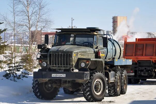 Урал 4320 5557. Урал урал 5557. Урал-4320-40 гкб-9851. Урал 43204-41 лесовоз. Урал 4320 дальнобой.