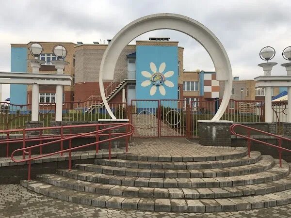 Островец школа 2. Гимназия островец. Островец гимназия. Островец гимназия. Островец гимназия.