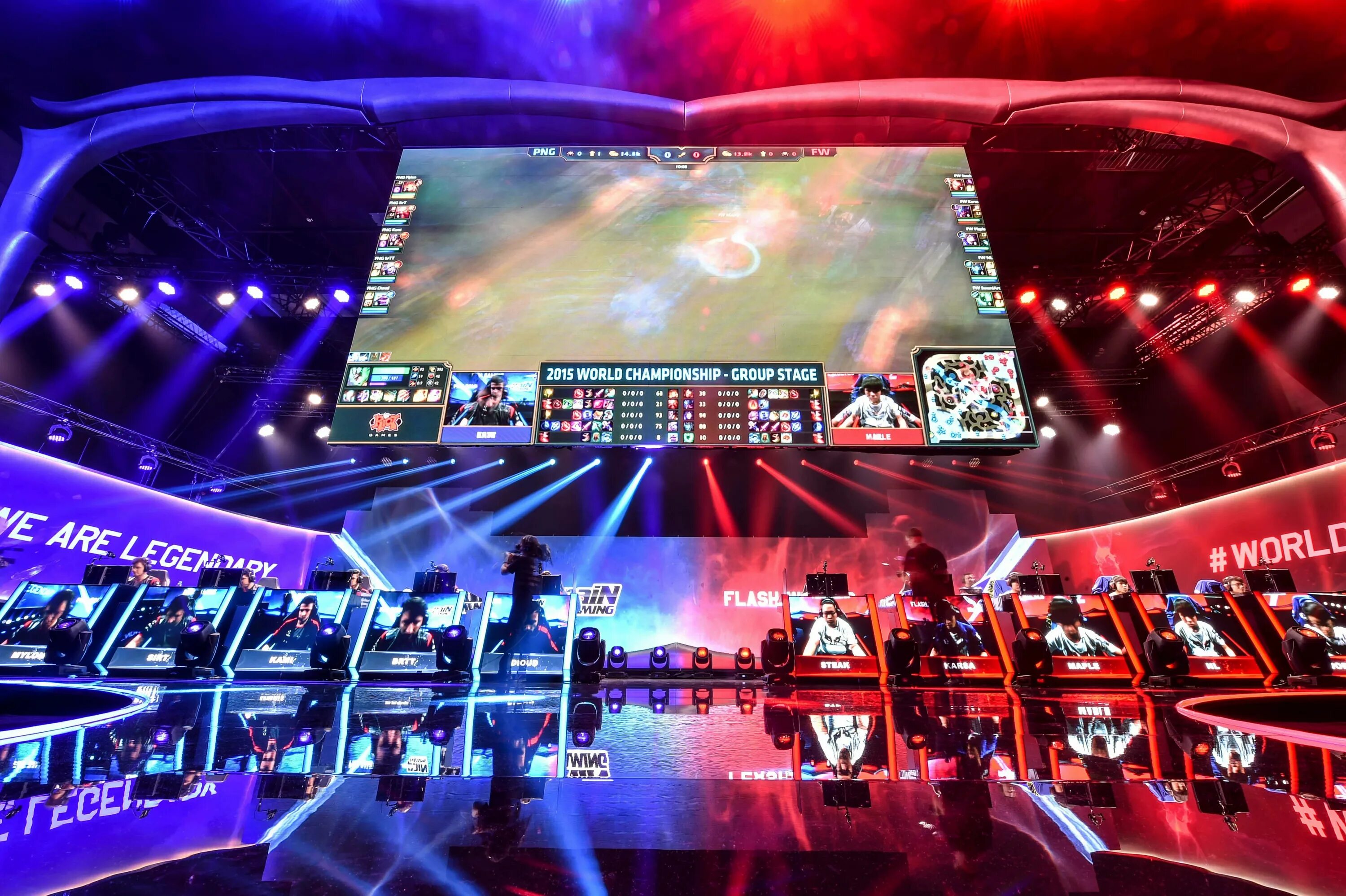 Корейский киберспорт. Киберспорт стадион. 2022 league of legends world championship. League of legends киберспорт. Киберспортсмен лига легенд.