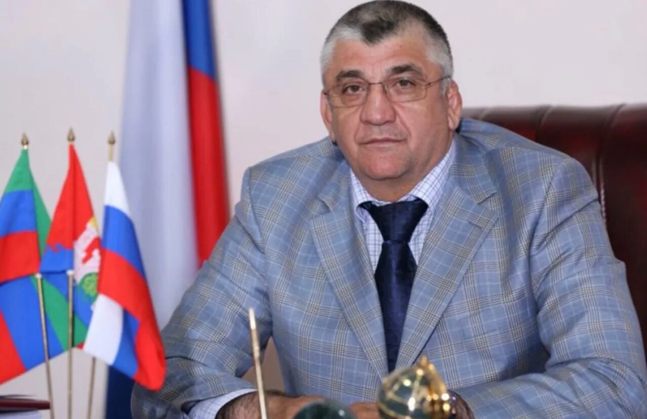 Глава кизилюрта. Магомедов магомед юсупович. магомед юсупович министр спорта. мэр кизилюрта магомед магомедов. магомедов магомед юсупович кизилюрт.