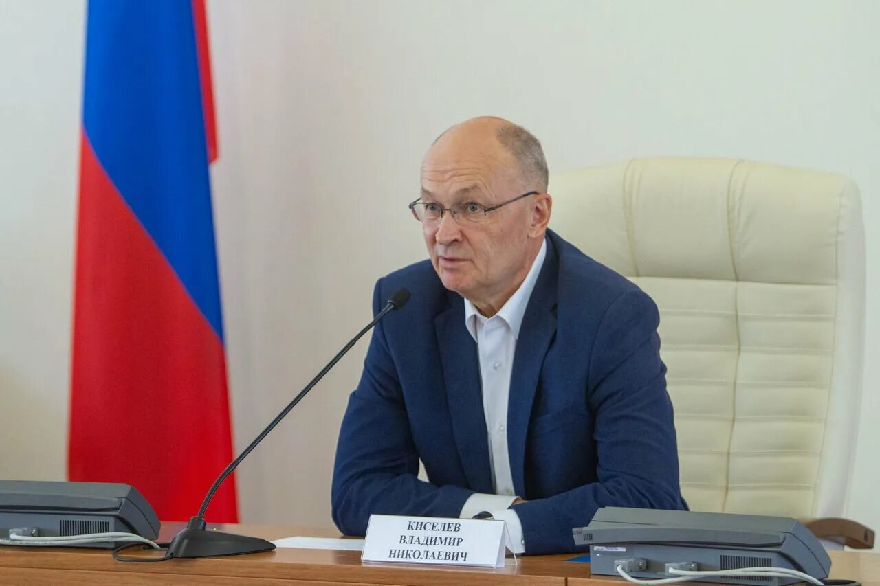 Киселев председатель. Киселев законодательное собрание владимирской области. киселев владимирская область заксобрание. председатель заксобрания владимирской области.