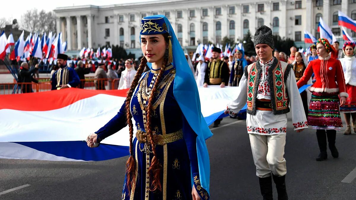 Многонациональный народ крыма. Народность крымских. Фестиваль народов крыма крымских татар. Хыдырлез традиции. Народность крымских.