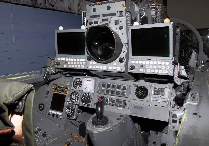 Торнадо управляемые. Tornado mk 4 cockpit. кокпит торнадо. panavia tornado cockpit. tornado gr4 кабина.