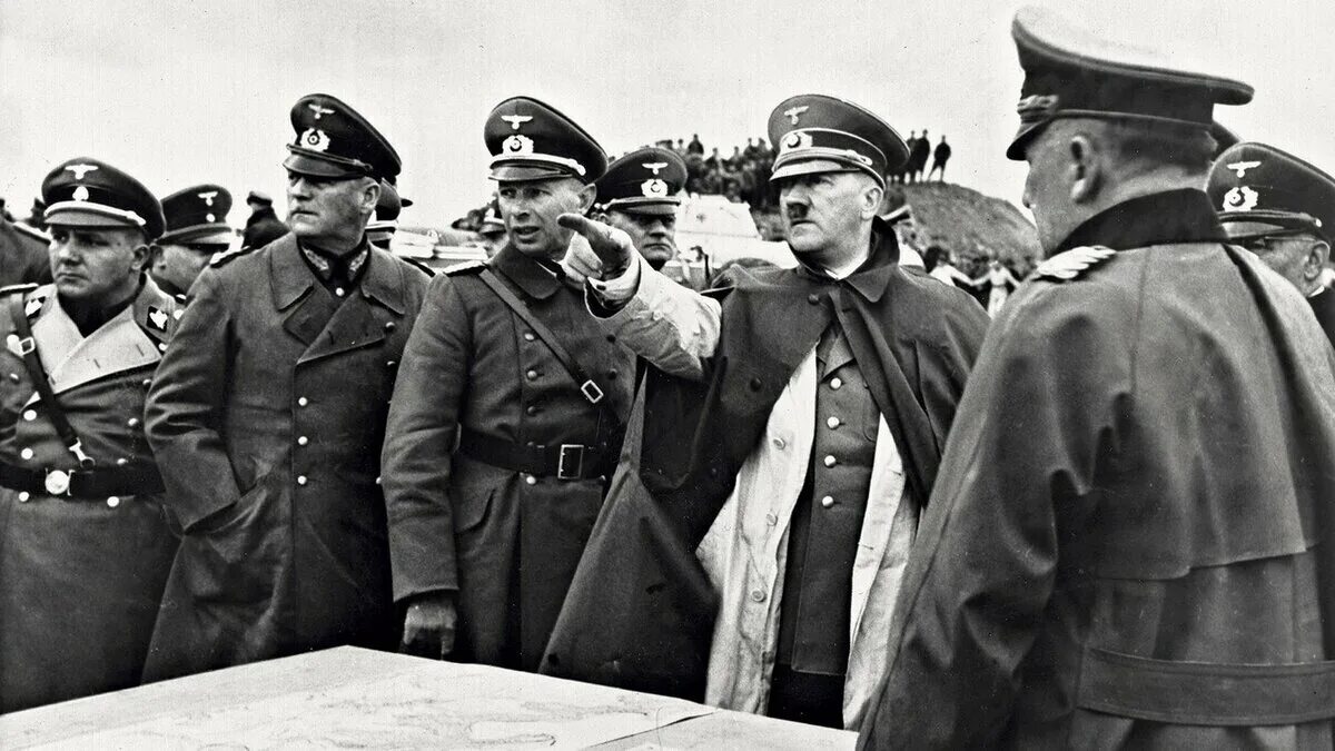 Переговоры немецких генералов. Martin Bormann Adolf Hitler.