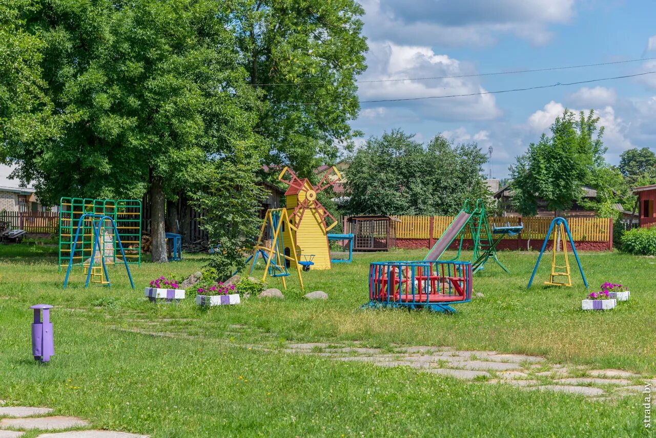 Октябрьский район Гомельская область зоопарк. ГП Октябрьский Гомельская. Городской поселок Октябрьский Гомельская область. Памятники г.п.Октябрьского района Гомельской области. П октябрьский гомельской области